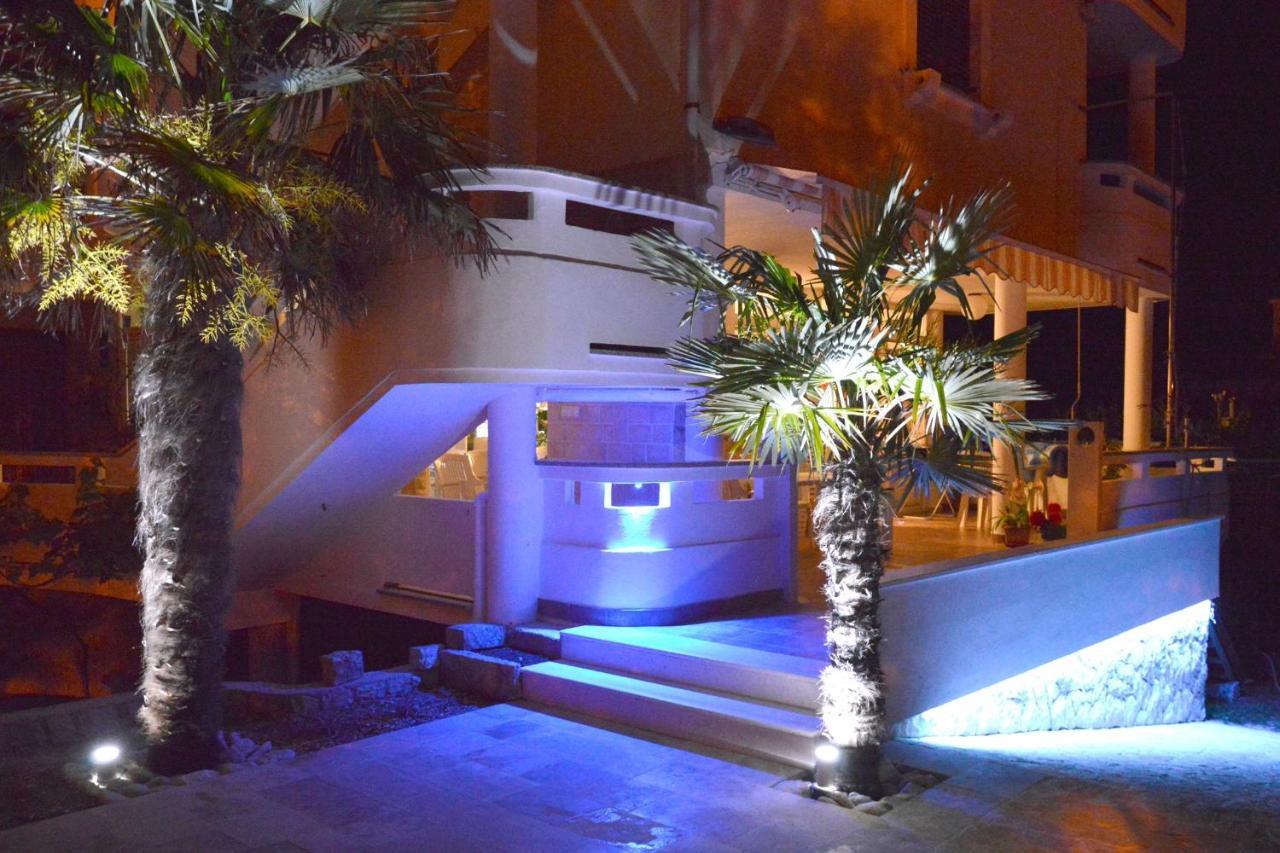 Double Room Jakisnica 4160D Лун Екстериор снимка